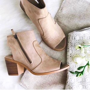 ROCKET DOG - CUT OUT - PEEP TOE BOOTIES